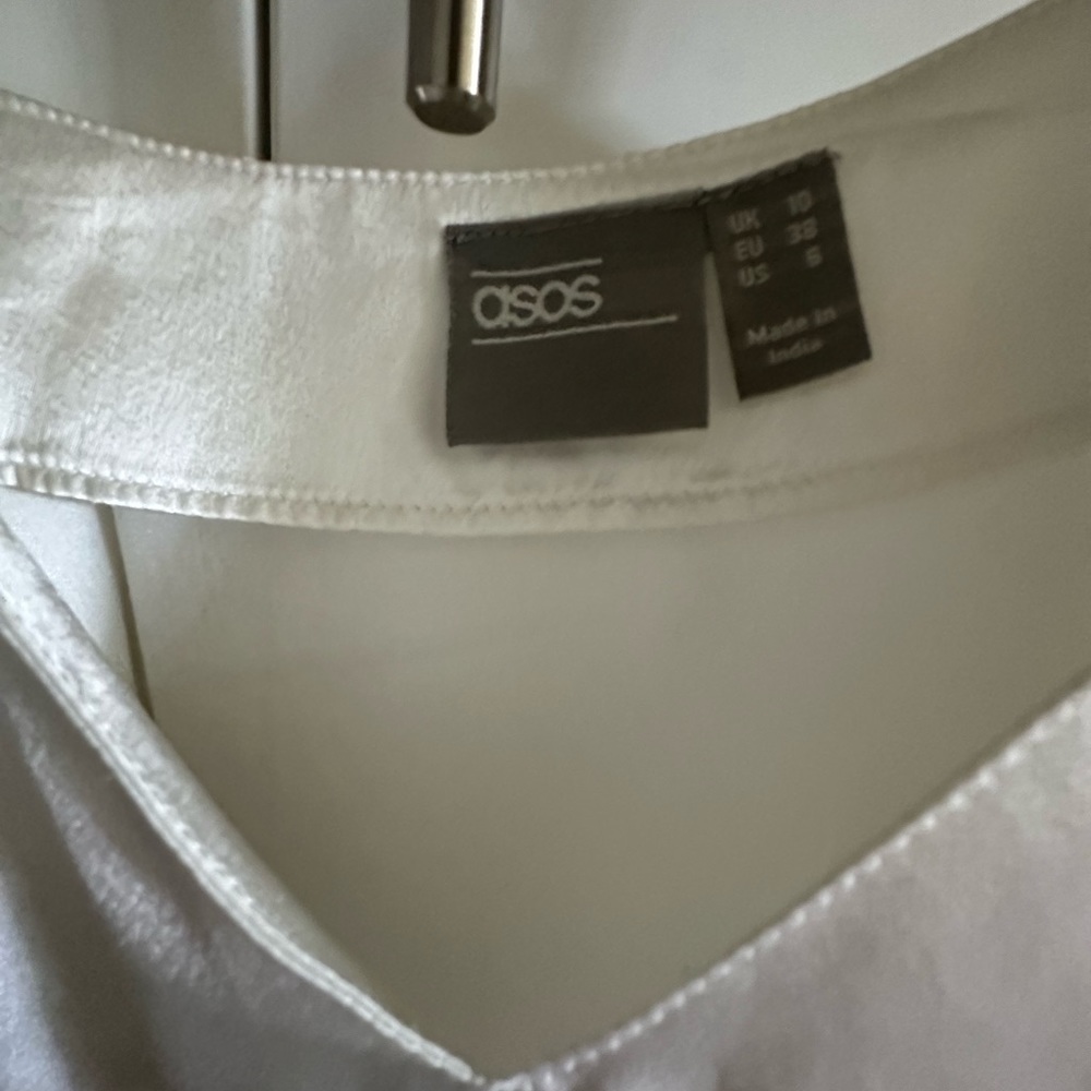 Ivory polyester cami ASOS - Picture 2 of 4